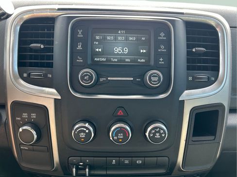 Used 2018 RAM 2500 SLT AWD/4WD image 17