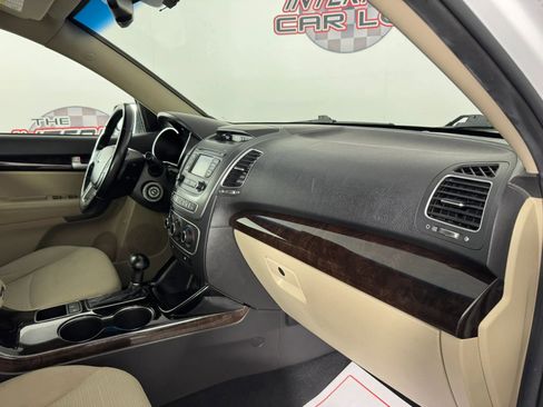 Used 2015 Kia Sorento LX FWD image 11