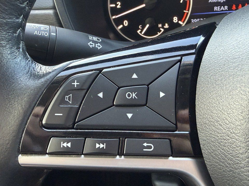 Used 2025 Nissan Altima 2.5 SL AWD/4WD image 16