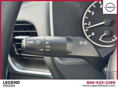 Used 2022 Nissan Rogue SV image 21