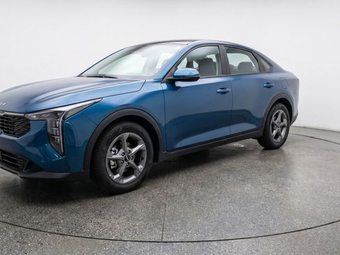 Used 2025 Kia K4 FWD image 3