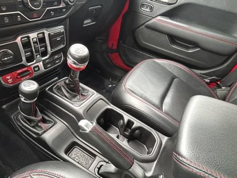 Used 2018 Jeep Wrangler Unlimited Rubicon AWD/4WD image 14