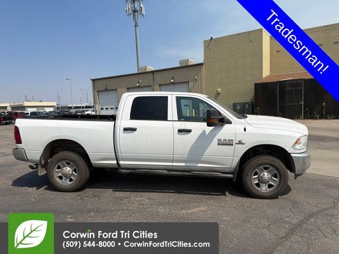 Used 2017 RAM 2500 Tradesman w/ Chrome Appearance Group AWD/4WD image 4
