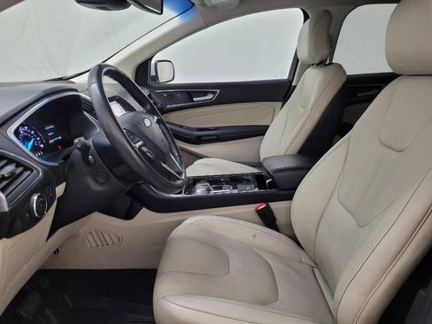 Used 2019 Ford Edge Titanium FWD image 17