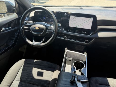 Used 2025 Chevrolet Equinox LT image 35