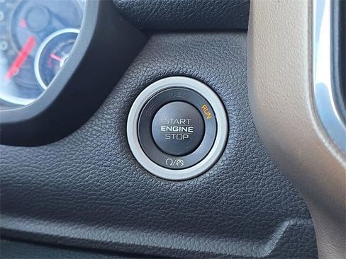 Used 2021 RAM 1500 Laramie w/ Off Road Group image 8