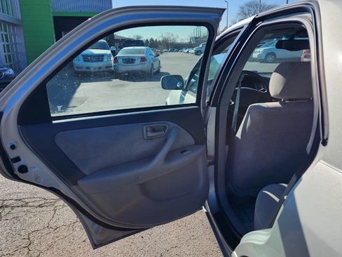 Used 2001 Toyota Camry LE image 9