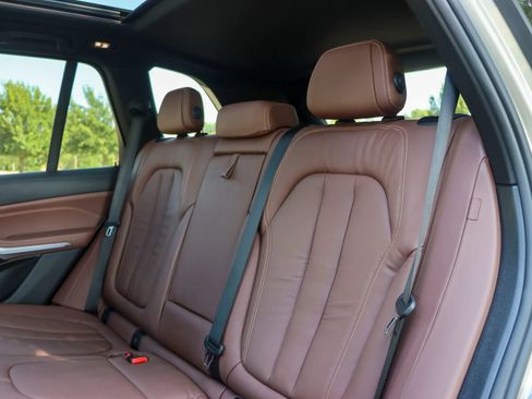Used 2019 BMW X5 xDrive40i w/ Luxury Seating Package AWD/4WD image 17