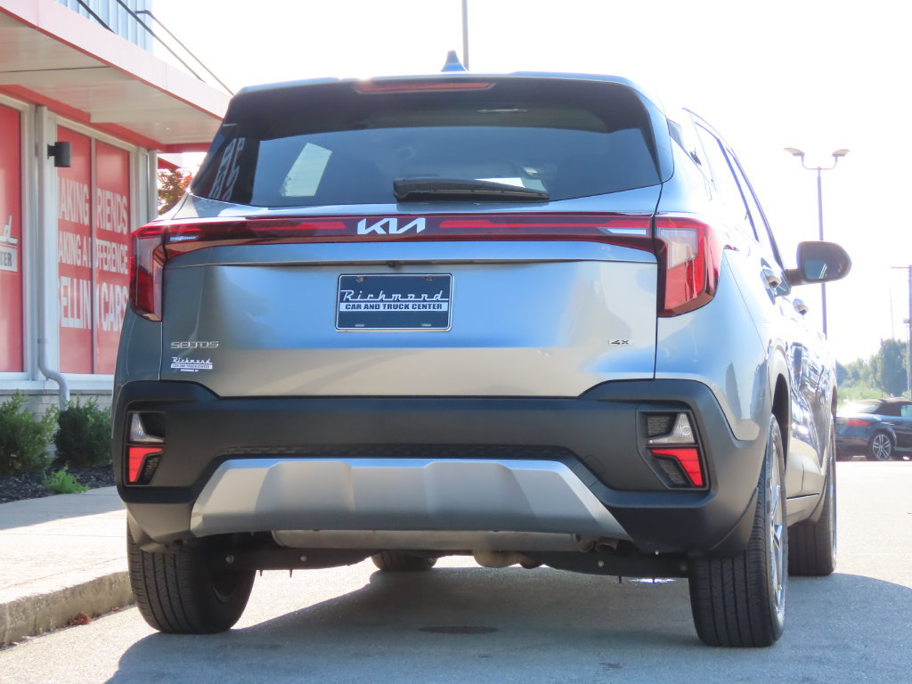 Used 2024 Kia Seltos LX AWD/4WD image 5
