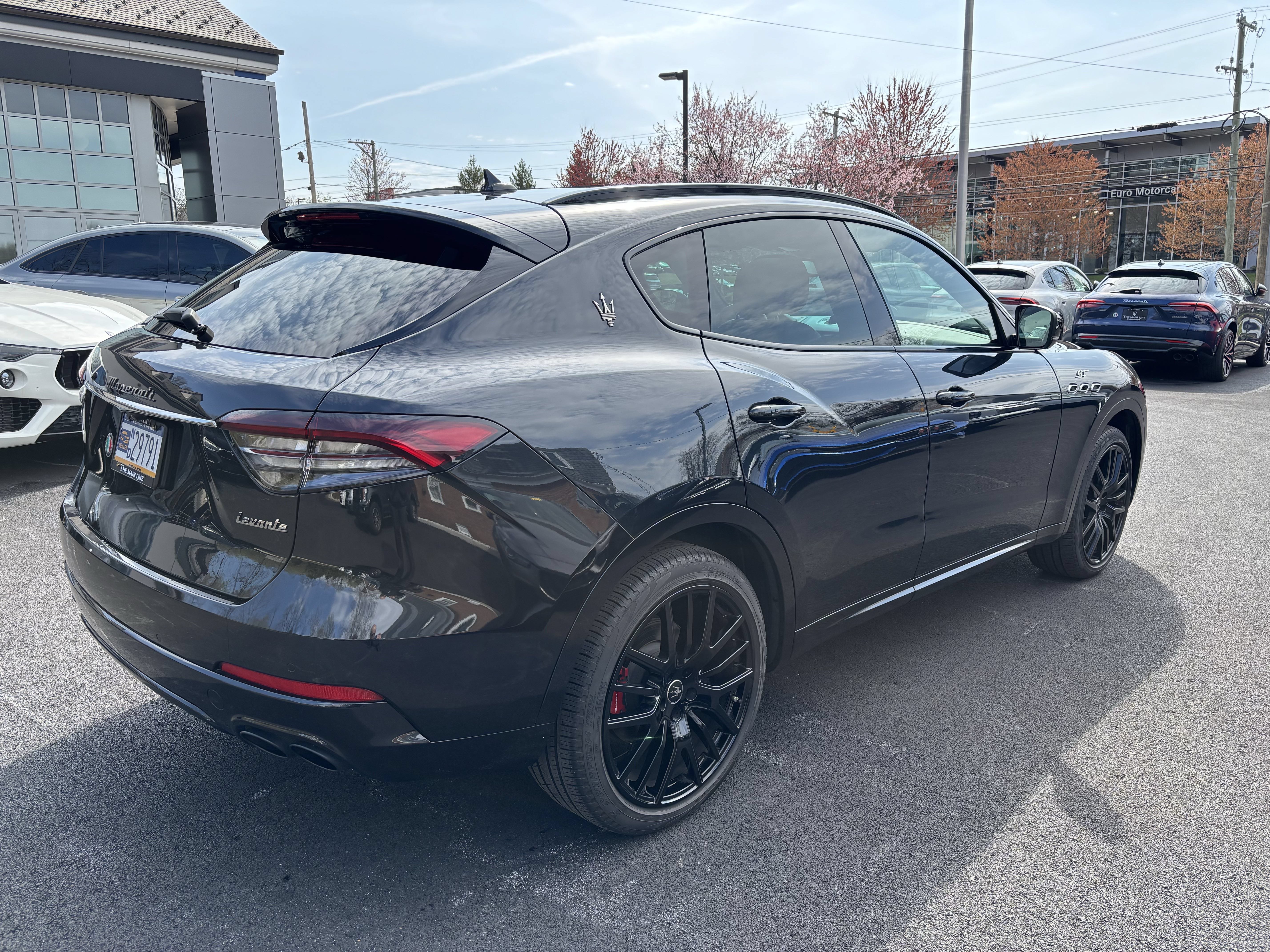 Used 2022 Maserati Levante GT AWD/4WD image 4
