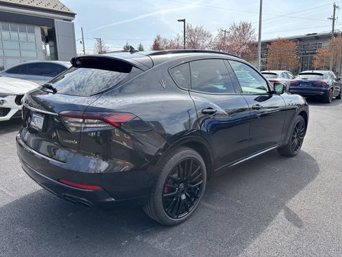 Used 2022 Maserati Levante GT AWD/4WD image 4