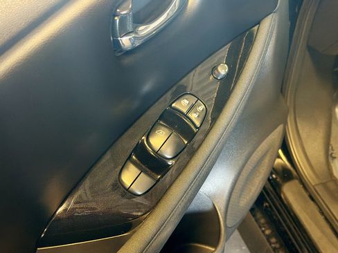 Used 2025 Nissan Leaf SV Plus FWD image 15