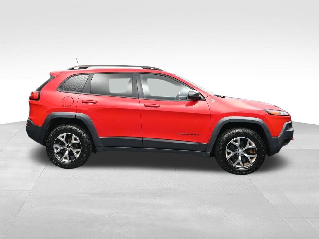 Used 2017 Jeep Cherokee Trailhawk AWD/4WD image 6