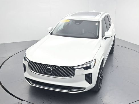 Used 2025 Volvo XC90 B5 Plus AWD/4WD image 43