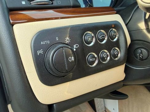 Used 2013 Maserati GranTurismo Coupe RWD image 30