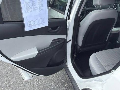 Used 2023 Hyundai Kona SEL AWD/4WD image 17