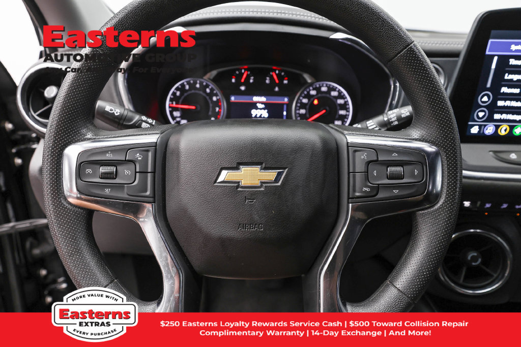 Used 2025 Chevrolet Blazer LT FWD image 11