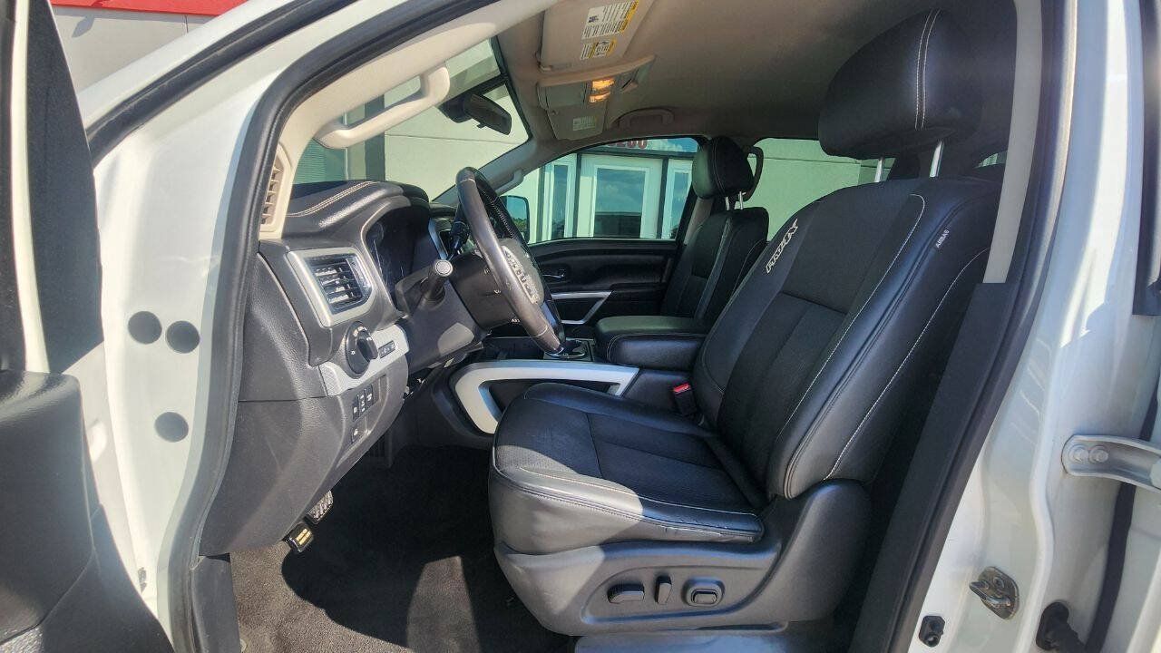 Used 2018 Nissan Titan PRO-4X AWD/4WD image 12