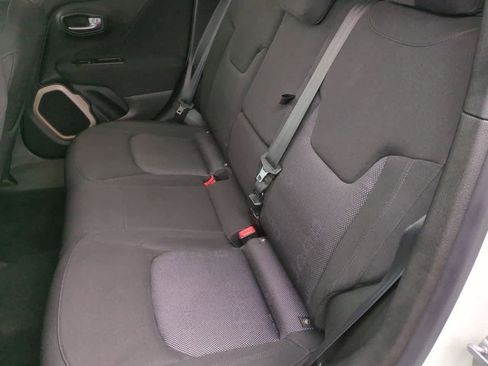 Used 2016 Jeep Renegade Latitude image 19