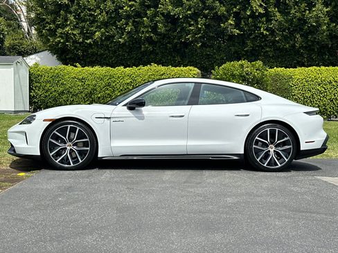 New 2026 Porsche Taycan image 2
