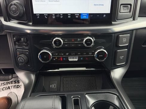 Used 2025 Ford F150 Lariat w/ Equipment Group 501A Mid image 17