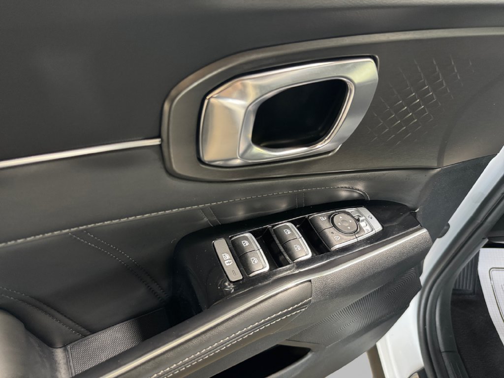 Certified 2023 Kia Sorento SX AWD/4WD image 14
