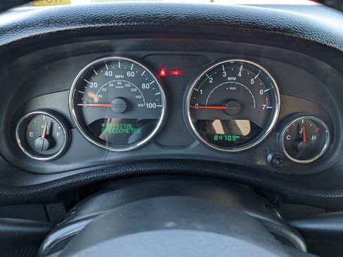 Used 2015 Jeep Wrangler Sport image 20