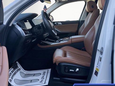 Used 2021 BMW X7 xDrive40i w/ Premium Package image 12