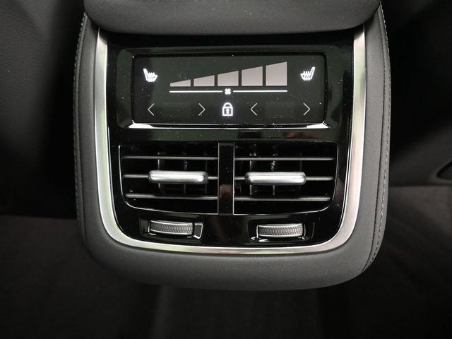 New 2026 Volvo XC90 B6 Plus w/ Protection Package Premier AWD/4WD image 36