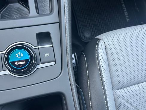 New 2026 Volkswagen Tiguan SE R-Line FWD image 56