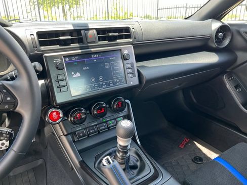 Used 2024 Subaru BRZ tS RWD image 22