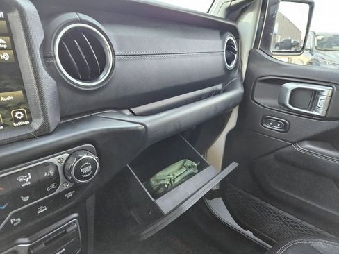 Used 2021 Jeep Wrangler Unlimited Sahara w/ Cold Weather Group image 19