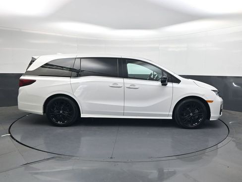 Used 2025 Honda Odyssey Sport-L image 3