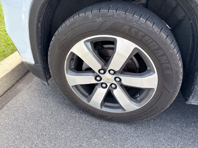 Used 2019 Chevrolet Traverse LT w/ LT Premium Package AWD/4WD image 9