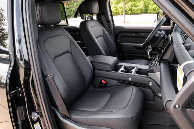 New 2026 Land Rover Defender 110 X AWD/4WD image 39