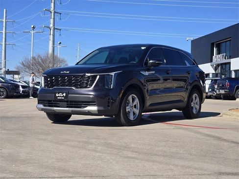 New 2025 Kia Sorento LX image 2
