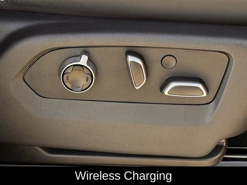 Used 2025 GMC Sierra 2500 AT4X image 32