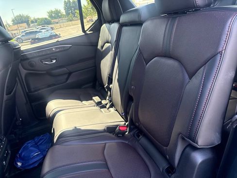 Used 2025 Honda Pilot Black Edition image 23