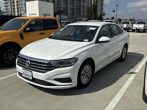 Used 2019 Volkswagen Jetta SE FWD image 9