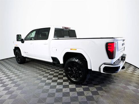 Used 2024 GMC Sierra 2500 AT4 w/ AT4 Premium Plus Package AWD/4WD image 7