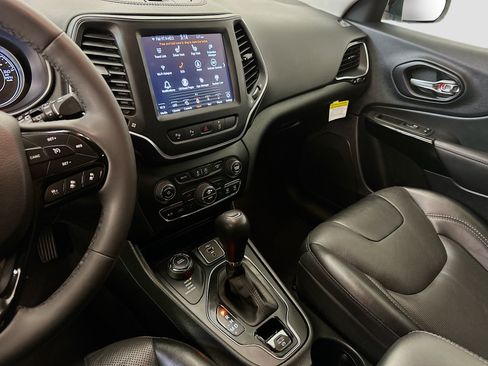 Used 2023 Jeep Cherokee Altitude Lux AWD/4WD image 26