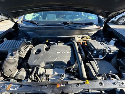 Used 2020 Chevrolet Equinox LS image 24