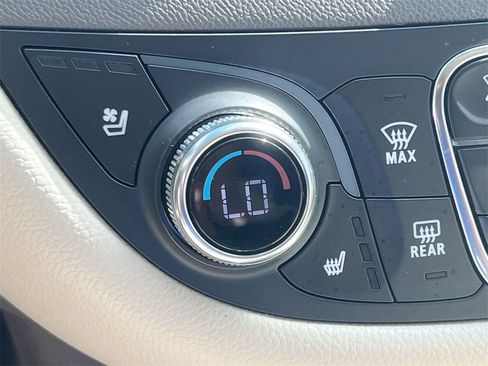 Certified 2024 Chevrolet Malibu LT image 25