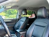 Used 2022 Ford Explorer XLT w/ Equipment Group 202A image 6
