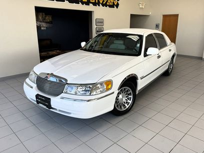 Used 2002 Lincoln Town Car Signature