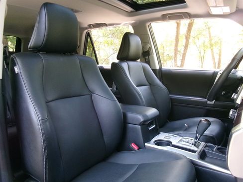 Used 2024 Toyota 4Runner Limited RWD image 23