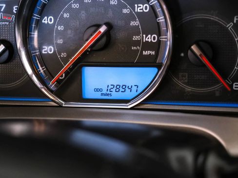 Used 2015 Toyota RAV4 Limited FWD image 18
