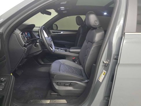 Used 2024 Volkswagen Atlas Cross Sport SE w/ Panoramic Sunroof Package image 7