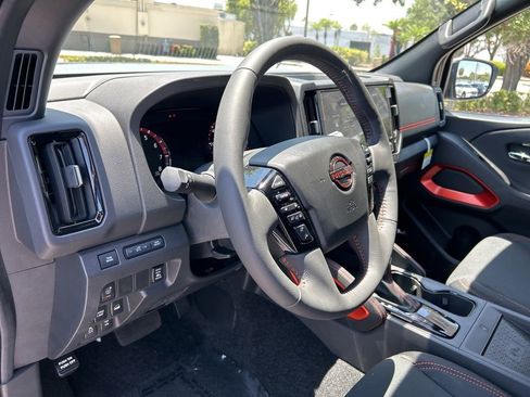 New 2025 Nissan Frontier PRO-4X w/ Pro Convenience Package image 18