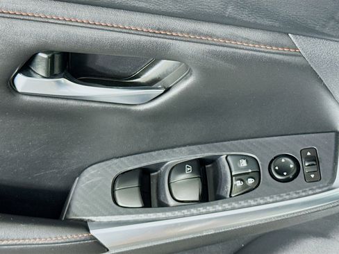 Used 2024 Nissan Sentra SR w/ SR Premium Package FWD image 23